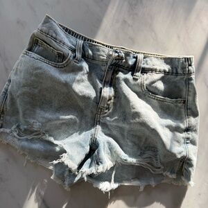 Aerie women's light denim jean shorts with elastic waist